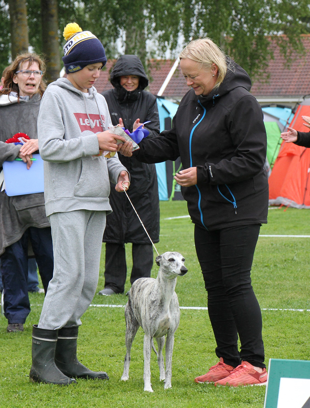 Barn med hund 1:a Ivan Kangas – Malala, Whippet